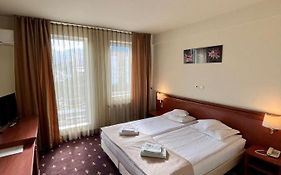 Hotel Seven